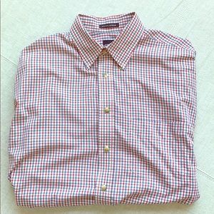 Arrow button down very Americana